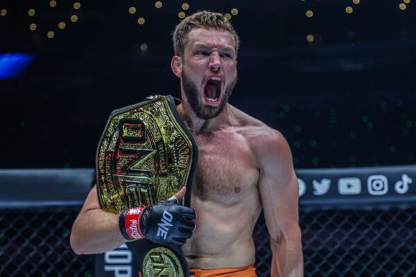 Ренье де Ріддер: «Бо Нікал стане монстром у UFC через три роки»