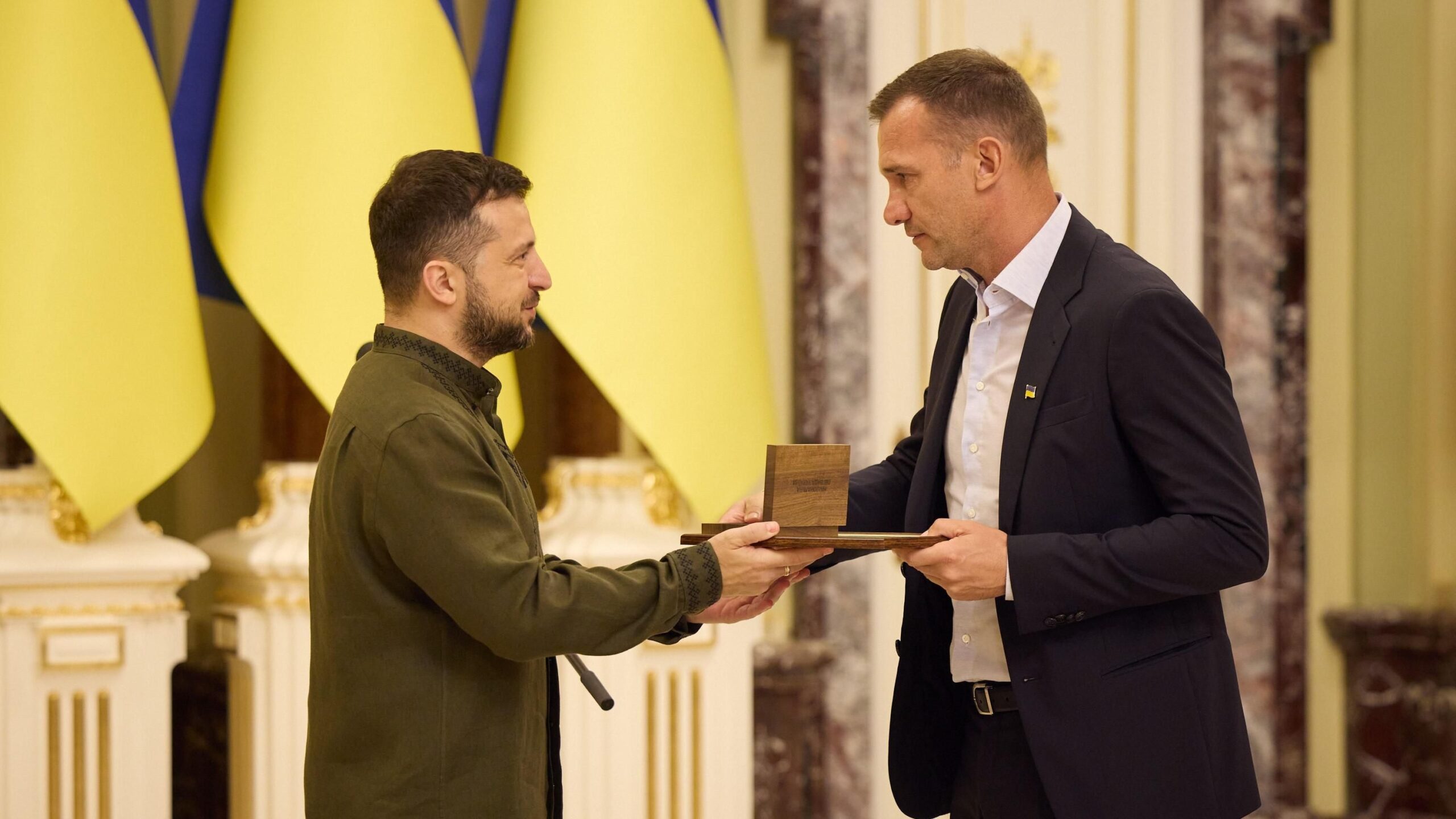 Зеленський обговорив роль спорту у досягненні миру з Інфантіно та Шевченком