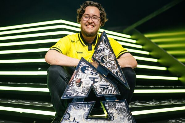 ZywOo зрівнявся з dev1ce за кількістю MVP за рік — попереду лише s1mple